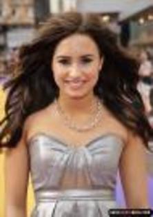 e296bca75230e226 - DEMI LOVATO