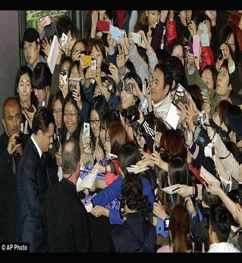 Ｄａｙ １５ ♡ 16.07.2016 - ͞S͞͞h͞͞e͞͞ ͞͞s͞͞a͞͞y͞͞s͞͞ ͞͞p͞͞u͞͞l͞͞l͞͞ ͞͞o͞͞v͞͞e͞͞r͞͞ ͞͞a͞͞n͞͞d͞͞ ͞͞; d͞͞o͞͞n͞͞;͞͞t͞͞ ͞͞l͞͞o͞͞c͞͞k͞͞ ͞͞t͞͞h͞͞e͞͞ ͞͞d͞͞o͞͞o͞͞r͞͞s͞͞.͞͞/͞͞S͞͞h͞͞e͞͞ ͞͞d͞͞o͞͞e͞͞s͞͞n͞͞;͞͞t͞͞ ͞͞c͞͞a͞͞r͞͞e͞͞ ͞͞w͞͞h͞͞o͞͞ ͞͞s͞͞e͞͞e͞͞s͞͞ ͞͞a͞͞n͞͞y͞͞m͞͞o͞͞r͞͞e͞.͞
