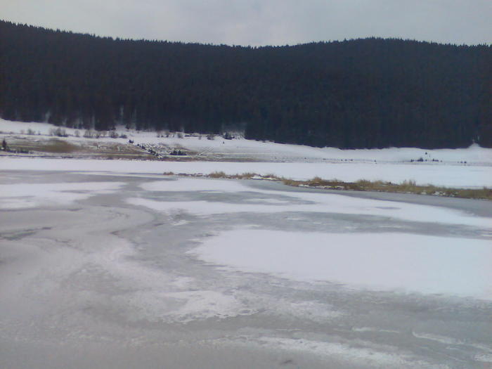 Lac Frum. iarna 2