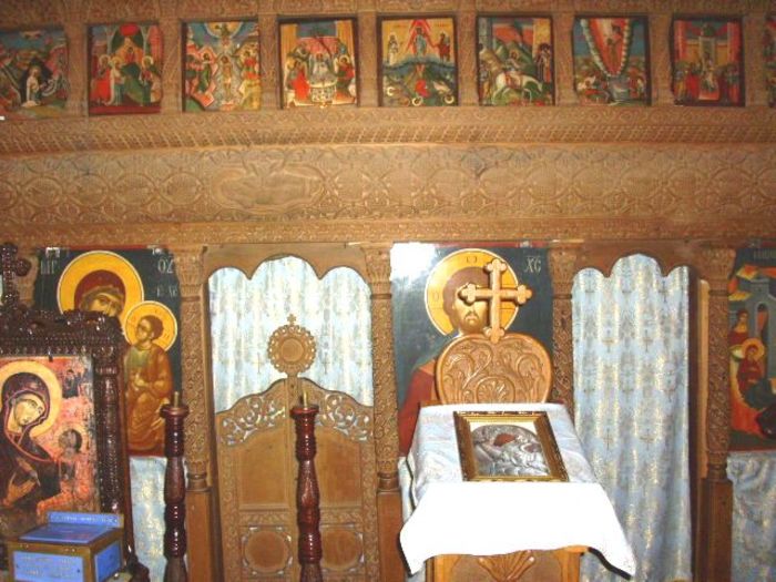 051; Biserica dintr-un lemn.
