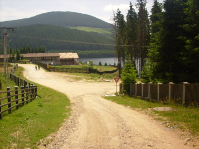 096; La Manastirea Oasa.
