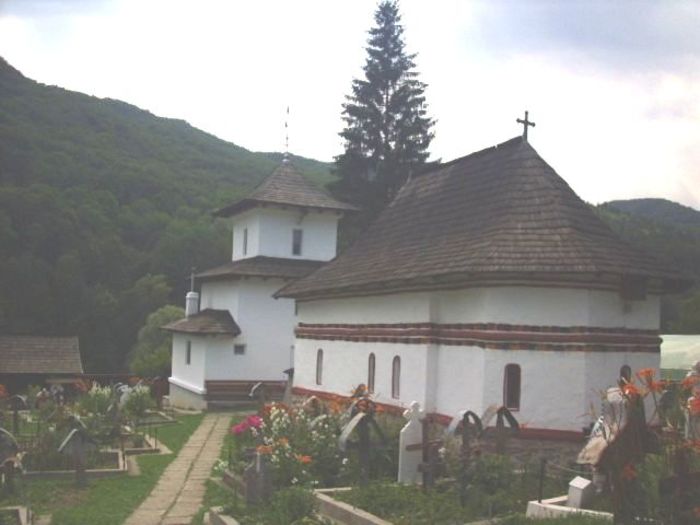 108; Manastirea Comanca(Pe Valea Olanesti)
