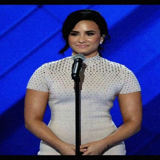 ◤Maybe people choose to be sad because it’s easier than being happy◢　　┋ 27 IᑌᒪIᕮ 2016 ♡