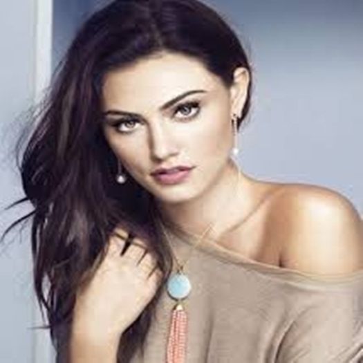 Phoebe Tonkin - 5 votes - Youre like a love wave