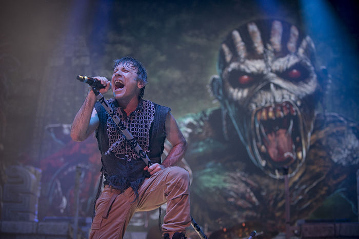 Iron-Maiden-live-concert