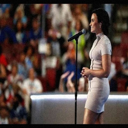 ◤I am going to marry somebody that makes me feel like a poem◢　　┋ 31 IᑌᒪIᕮ 2016 ♡