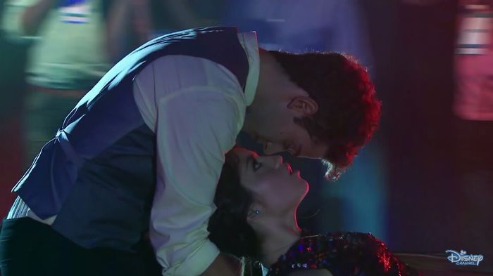 tumblr_o95i8imLGv1v1icloo4_1280