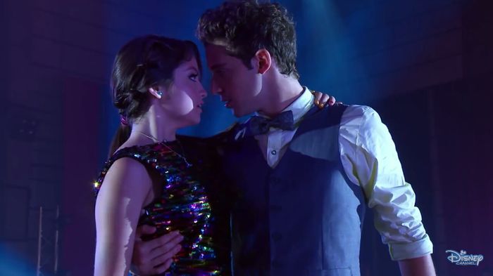 tumblr_o95i8imLGv1v1icloo5_1280