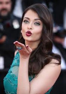 DeToate - ALEGE O POZA LIBERA CU AISHWARYA RAI BACHCHAN FLY KISS SI EU ITZI PUN NUMELE TAU DE CONT LA EA