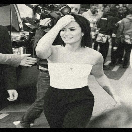 ◤To gain your own voice, you have to forget about having it heard◢　　┋ 5 ᗩᑌGᑌᔕT 2016 ♡