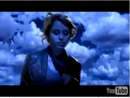 2328155.large - Miley Cyrus-The Climb