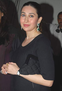 KARISHMA KAPOOR - NU-I ASA CA SEAMANA BINE PARCA AR FI SURORI GEMENE