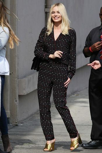 margot-robbie-just-wore-the-it-shoes-of-the-season-1822852-1467269707.640x0c