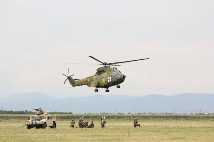 92-ro-air-force-iar-330-puma-medevac