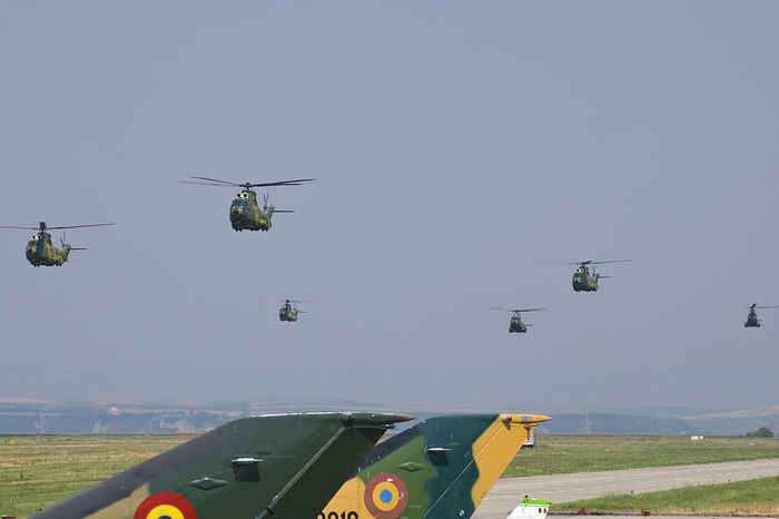 ESCADRILĂ DE PUME ÎN ACȚIUNE