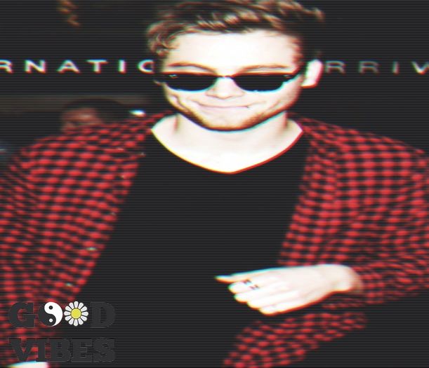 《♌™　✦;❥.》.; și să crească, altfel te-ai duce de câteva ori pe lună no?:)=))). Ugh nu știu, nu-mi; place, dar dacă tu vrei nu are rost să mai zic ceva :) =))) vr să văd după să știi!! Mpăi dacă e greu să dezvolți nu lasă.. alege ceva la care putem adăuga idei :(=)). nush ce e aia ;S =)))
