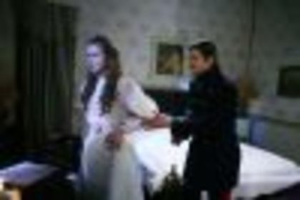 thumb_adela-popescu-si-mihai-petre-traiesc-prima-noapte-de-dragoste-in-aniela-in-episodul-de-joi-11- - Aniela