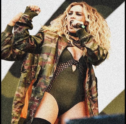 21.08 ·♡ ❝Music is the strongest form of magic.❞ - So in love with your eyes