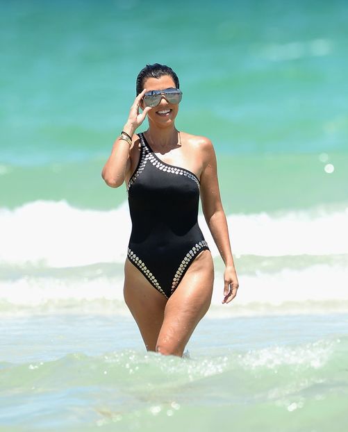 Kourtney-Kardashian-Bikini-Pictures-Miami-July-2016