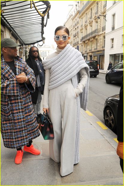 zendaya-leaves-paris-hotel-white-12