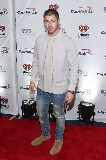 style-icon-nick-jonas-13 - nick jonas