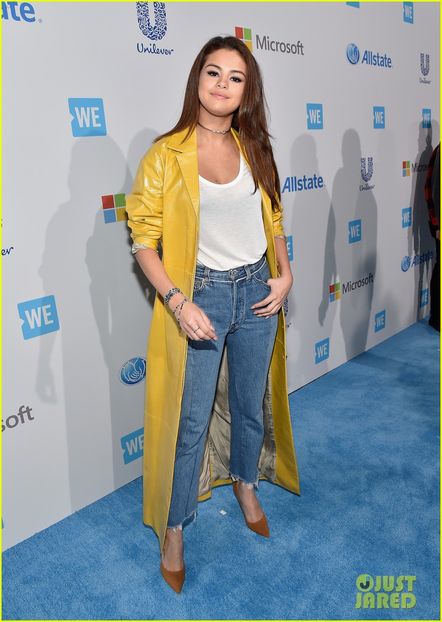 selena-gomez-2016-we-day-california-12