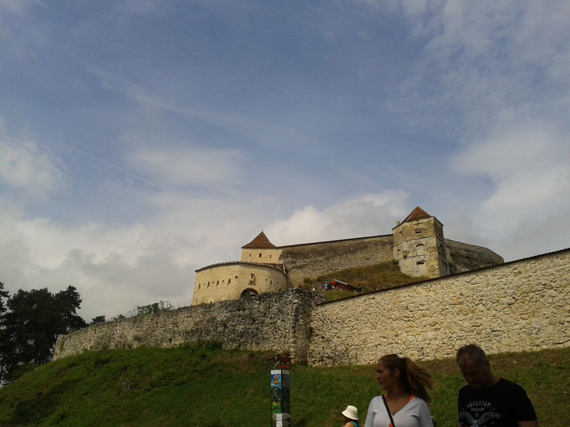 2016-08-18 11.54.57; Cetatea Rasnov
