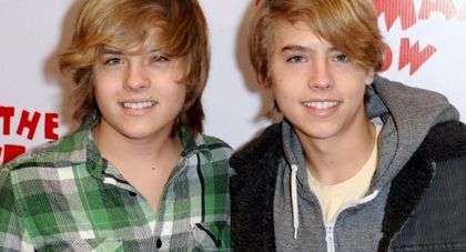 550x298_Dylan-Sprouse-graduates-and-inspires-talk-of-new-Hollywood-role-6918