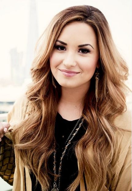 Demi-Lovato-Haircut-2015