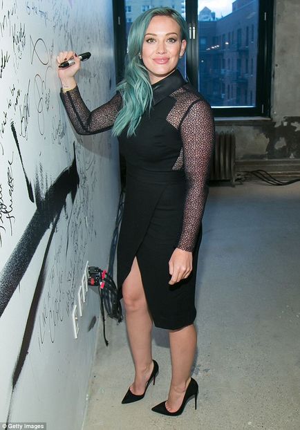 2725D9C300000578-3019017-Blame_it_on_Brooklyn_Hilary_Duff_took_part_in_an_AOL_Build_live_-a-13_14277 - hilary duff