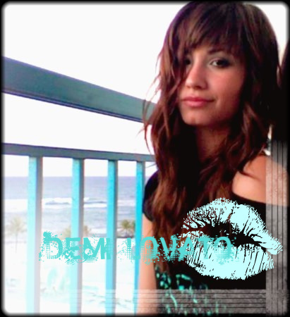 2553223264_5bef61892b - Demi Lovato