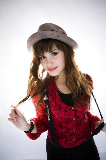 DemiLovato-01-big