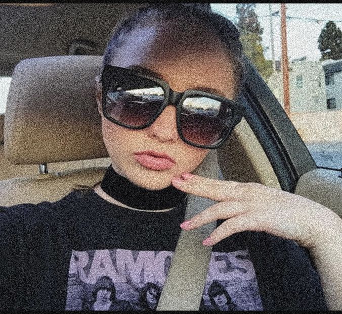 ∟stayingforTAE got  ̷K̷e̷n̷z̷i̷e̷ ̷E̷l̷i̷z̷a̷b̷e̷t̷h̷