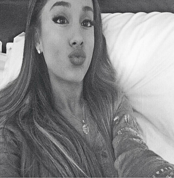 ☾ orawwrariianaxr ☽ - OWN a beautiful SELFIE - Ariana G