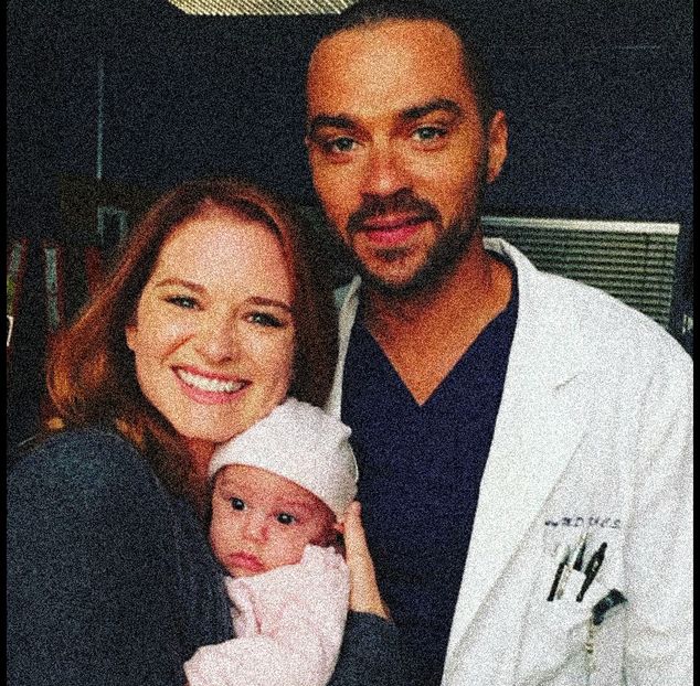 24.09 ·♡ ❝In our family portrait we look pretty happy.❞