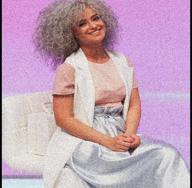 25.09 ·♡ ❝Then you smiled over your shoulder. For a minute, I was stone cold sober.❞