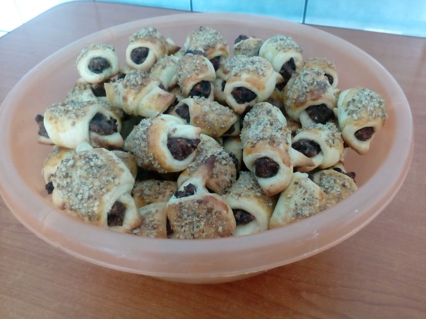 Cornulețe cu gem de vișine+nuca - Culinar 3
