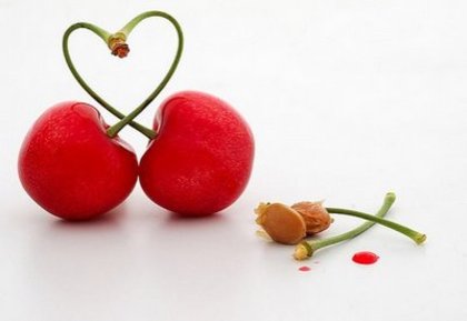 cherry,fruit,heart,love,valentines,amor-f20f5fc23ef98f13e1056b046899b92a_h - inimi