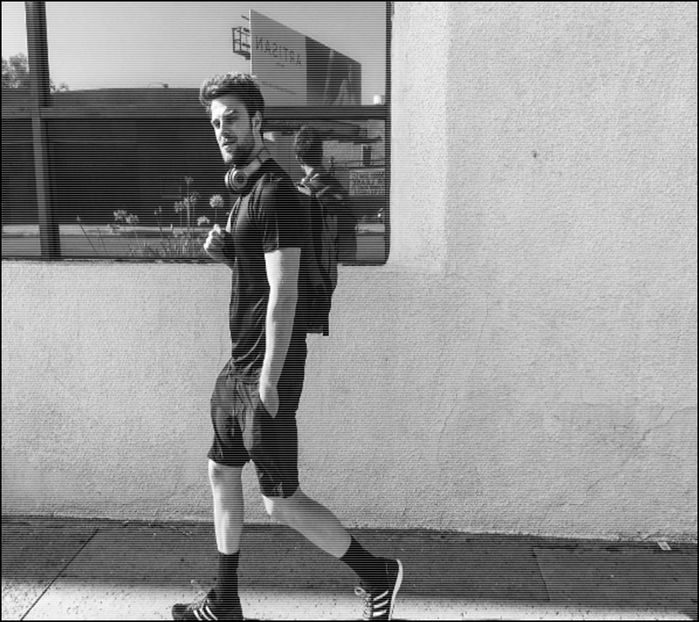 ☦ԼƠƔЄ̲м̲у̲ѕ̲є̲Ɩ̲f♮ #intru în hotel și mă așez pe un fotoliu.