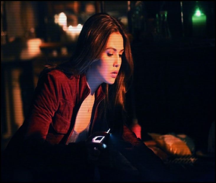 ∂ανιηα| .. (o mută pe Kath într-o cameră nelocuită, se întoarce uitându-se spre Kol, smile)