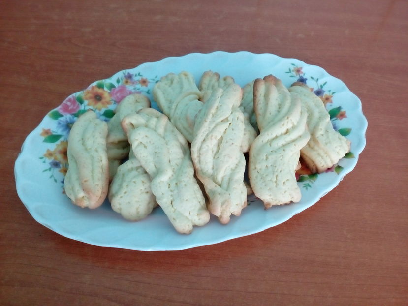 Biscuiți cu iaurt si zahar vanilat - Culinar 3