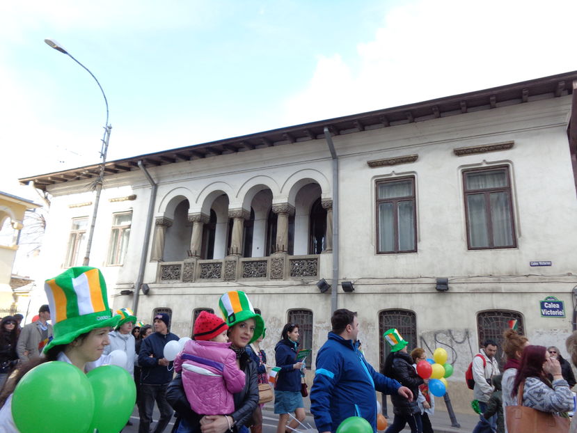 Calea Victoriei - de ziua Irlandei Sf.Patric - casa memoriala Tudor Arghezi