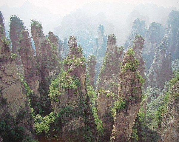 stancile din provincia Hunan_China - CELE 12 LOCURI DE PE PAMANT CARE AU INSPIRAT PANDORA_PLANETA DIN AVATAR