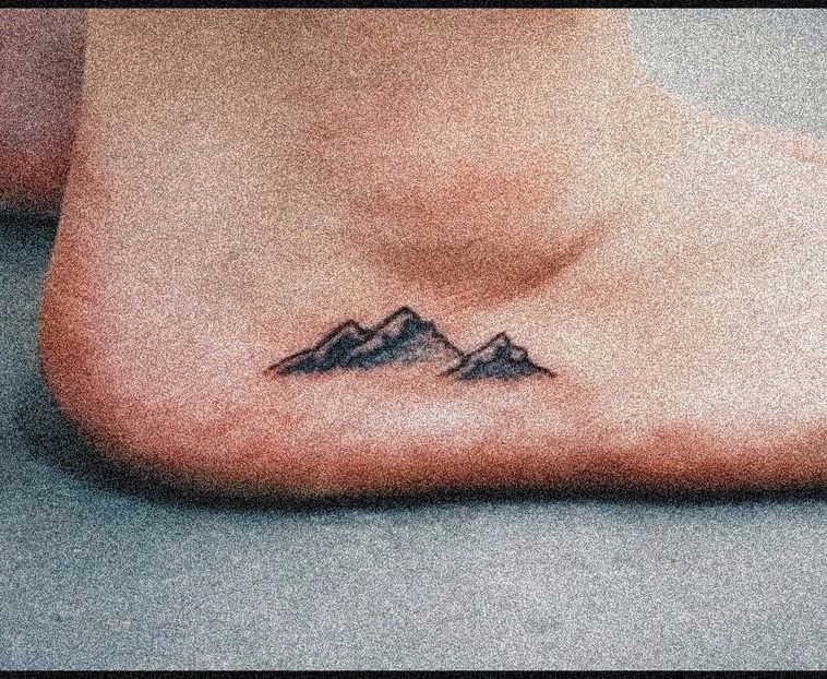 ∟ christophrWood got t̷h̷i̷s̷ ̷t̷a̷t̷t̷o̷o̷