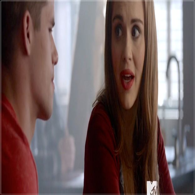 M̷̷α̷̷ﾚ̷̷ï̷̷κ̷̷ ̷̷š̷̷ ̷̷W̷̷ï̷̷ƒ̷ε̷  #vine din camera ei mergând leneș spre canapea cl; odată ajunsă in dreptu canapelei se pune pe ea intinzându-și picioarele pe spătar nepăsându-i că ar putea venii cineva
