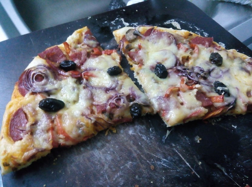 Pizza facuta in casa - Aleatorii