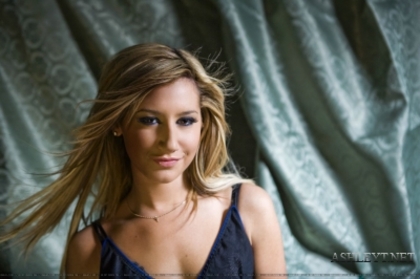 normal_015 - ashley tisdale sedinta foto 4