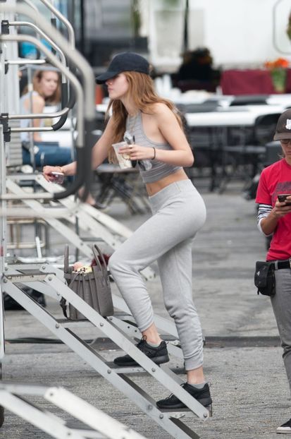 bella-thorne-on-the-set-of-you-get-me-may-16-2016-5
