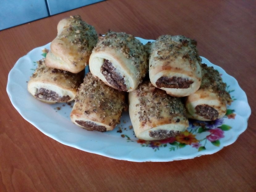 Bușeuri cu nuci si gem de capsuni - Culinar 3