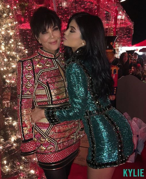 Kardashian-Christmas-Party-2015-Pictures-19